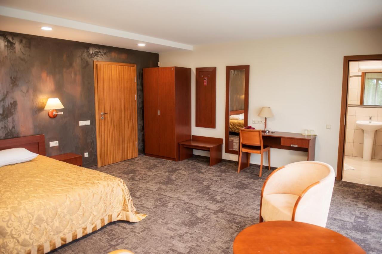 Vingis Hotel Marijampole Luaran gambar