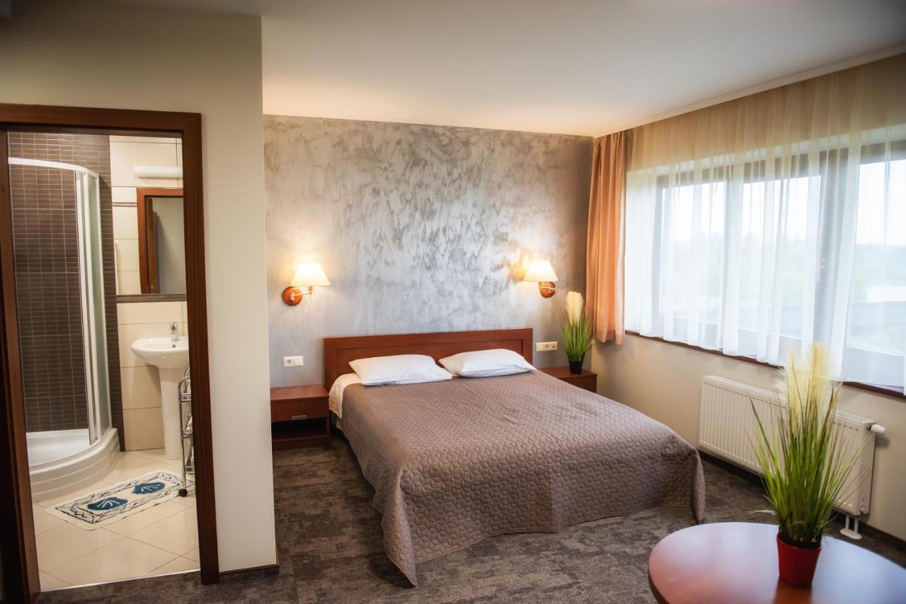 Vingis Hotel Marijampole Luaran gambar