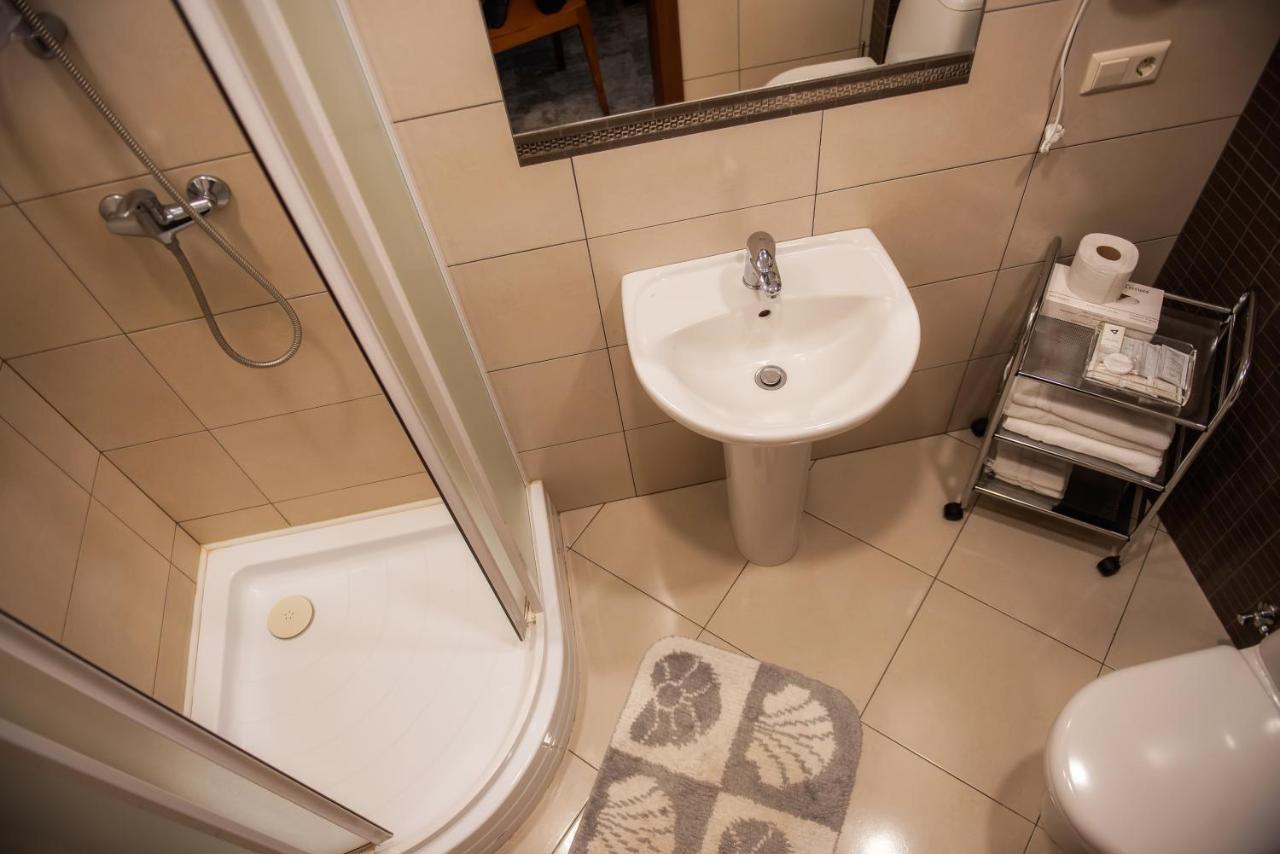 Vingis Hotel Marijampole Luaran gambar