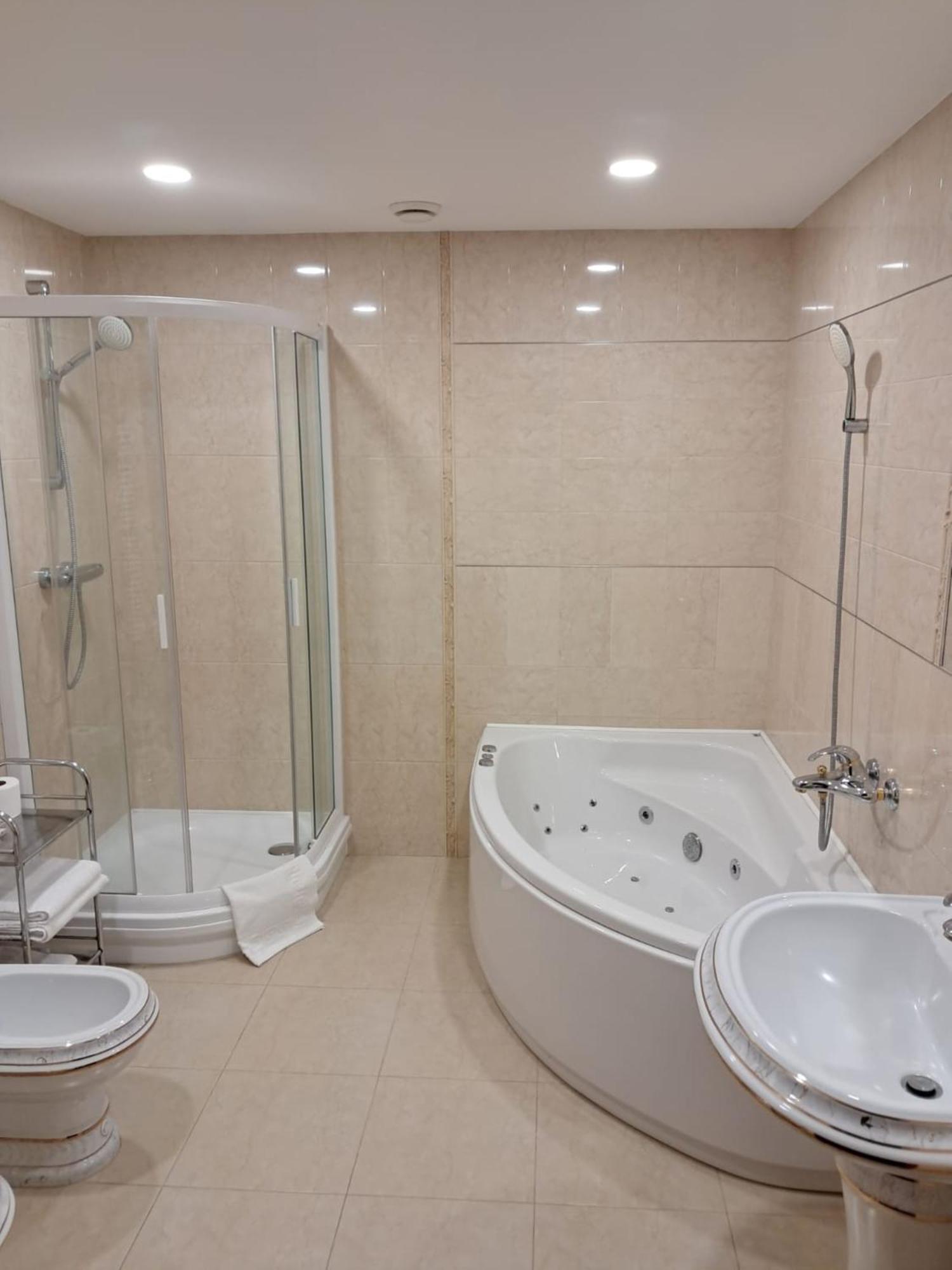 Vingis Hotel Marijampole Luaran gambar